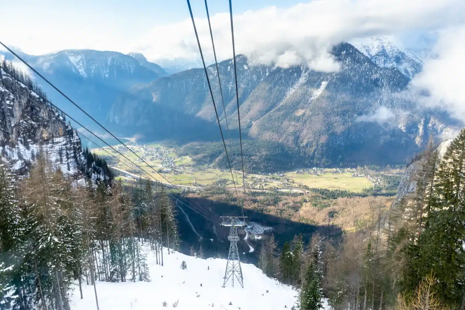Lanovka Krippenstein nad Obertraunem v masivu Dachstein
