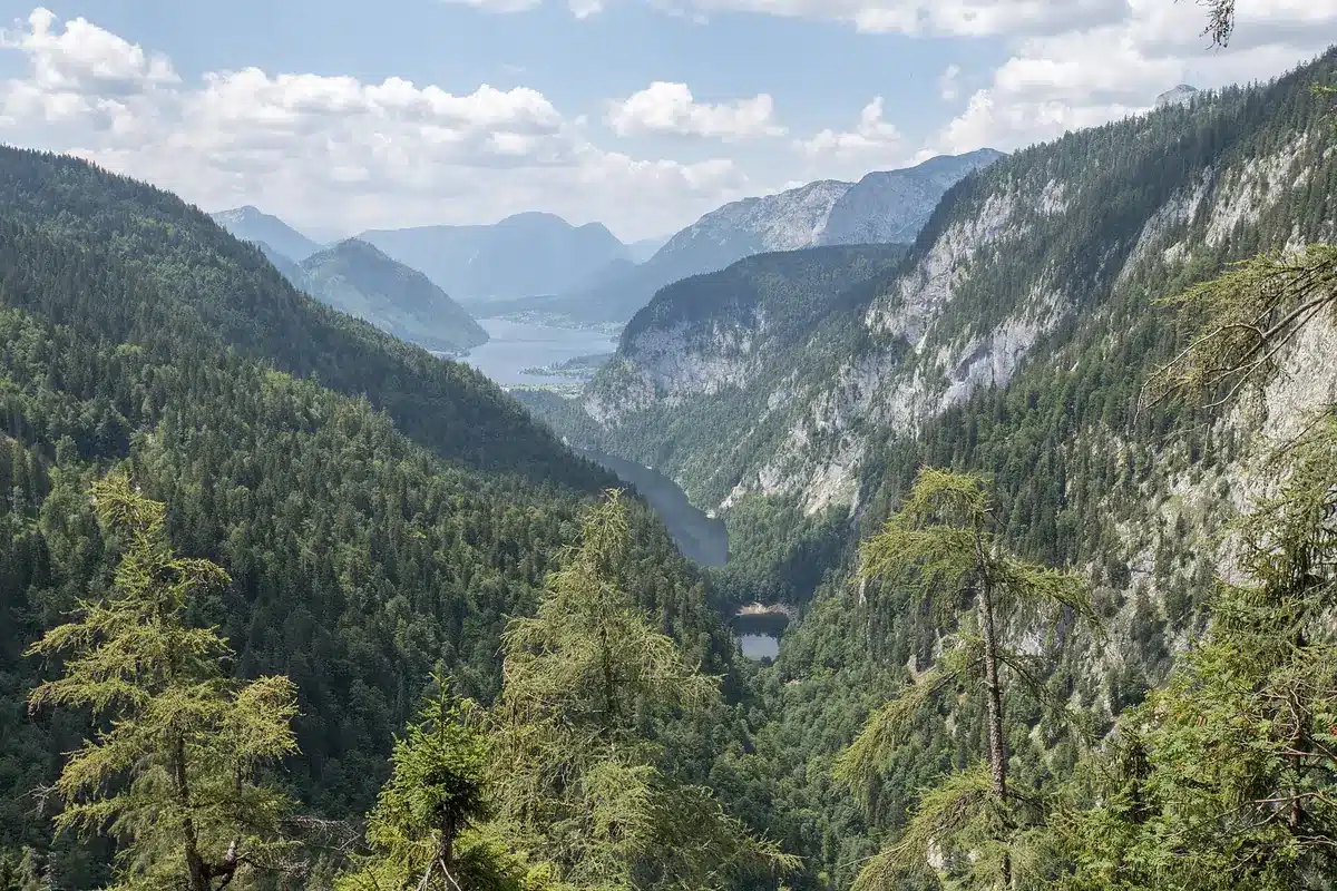 Výhled na Grundlsee, Toplitzsee a Kammersee z výšky
